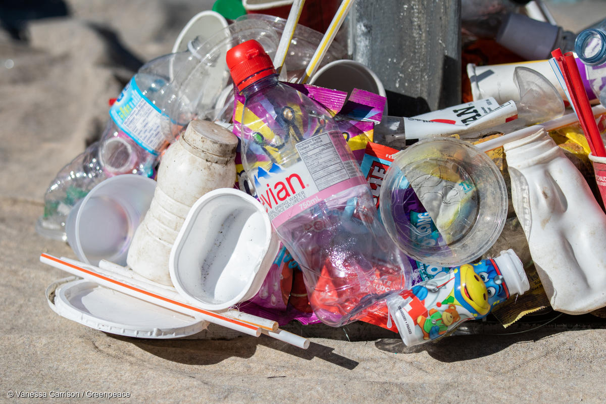 まずは輸出と焼却をやめる！「減プラスチック方針」を政府に提言