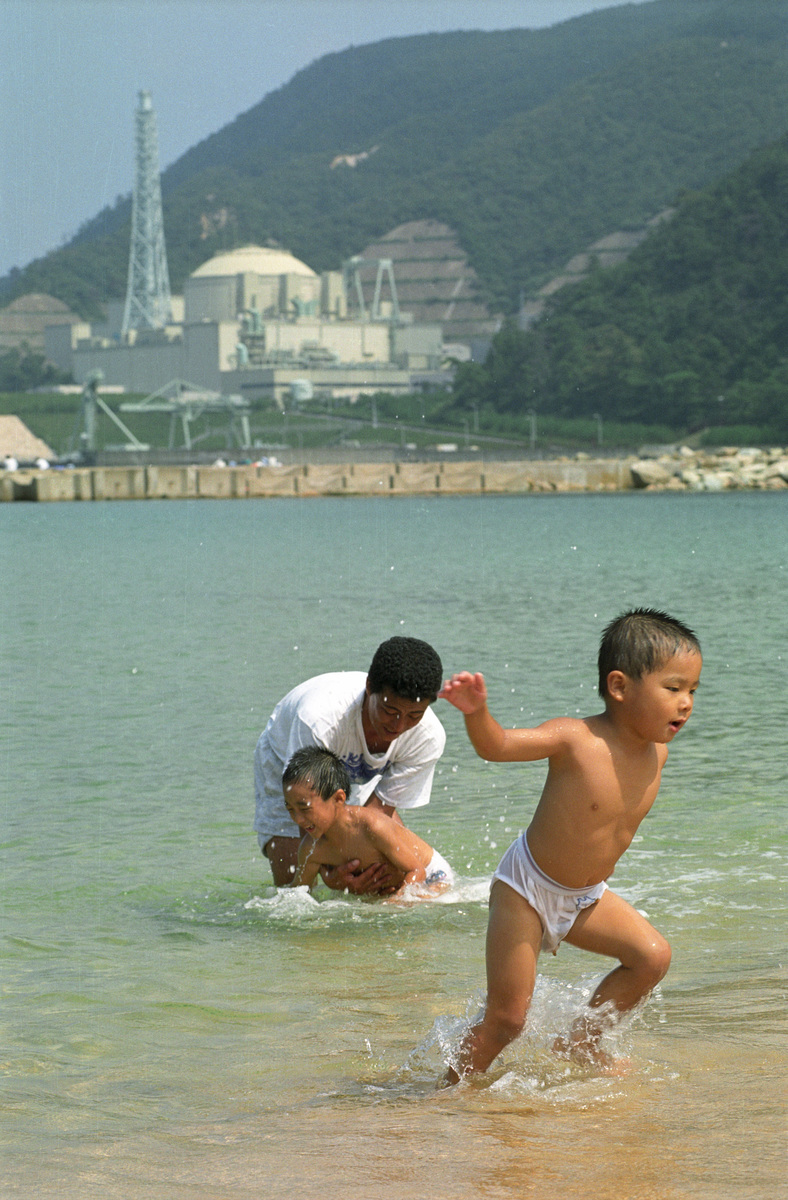 Monju Fast Breeder Reactor in Japan. © Greenpeace / Nick Cobbing