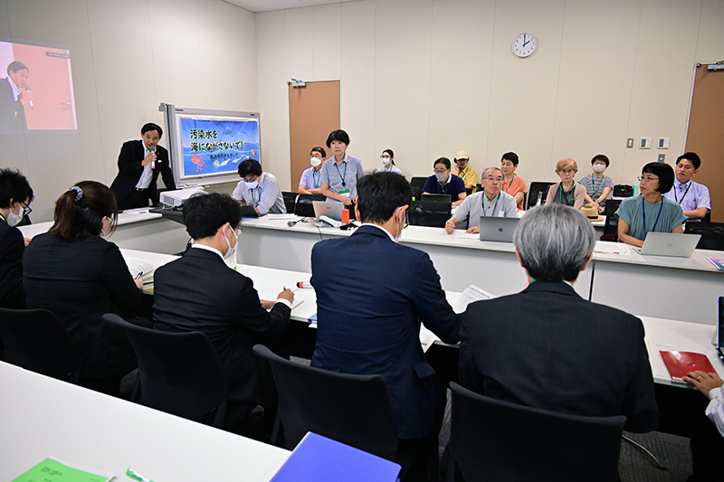 8月17日の市民と政府・東京電力の討論会