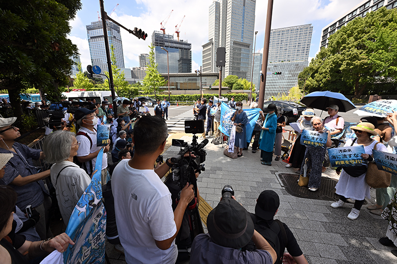 8月18日「これ以上海を汚すな！市民会議」主催の抗議集会