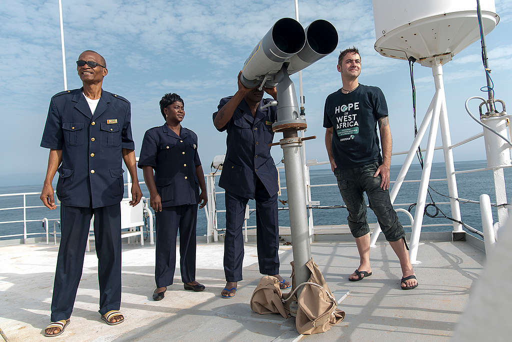 Fishery Inspectors on Esperanza in Guinea. © Pierre Gleizes / Greenpeace