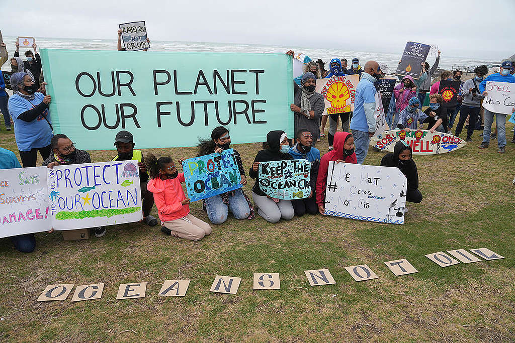 Protest against Shell's Seismic Blasting Plans in South Africa. © Greenpeace / Fixerfilm