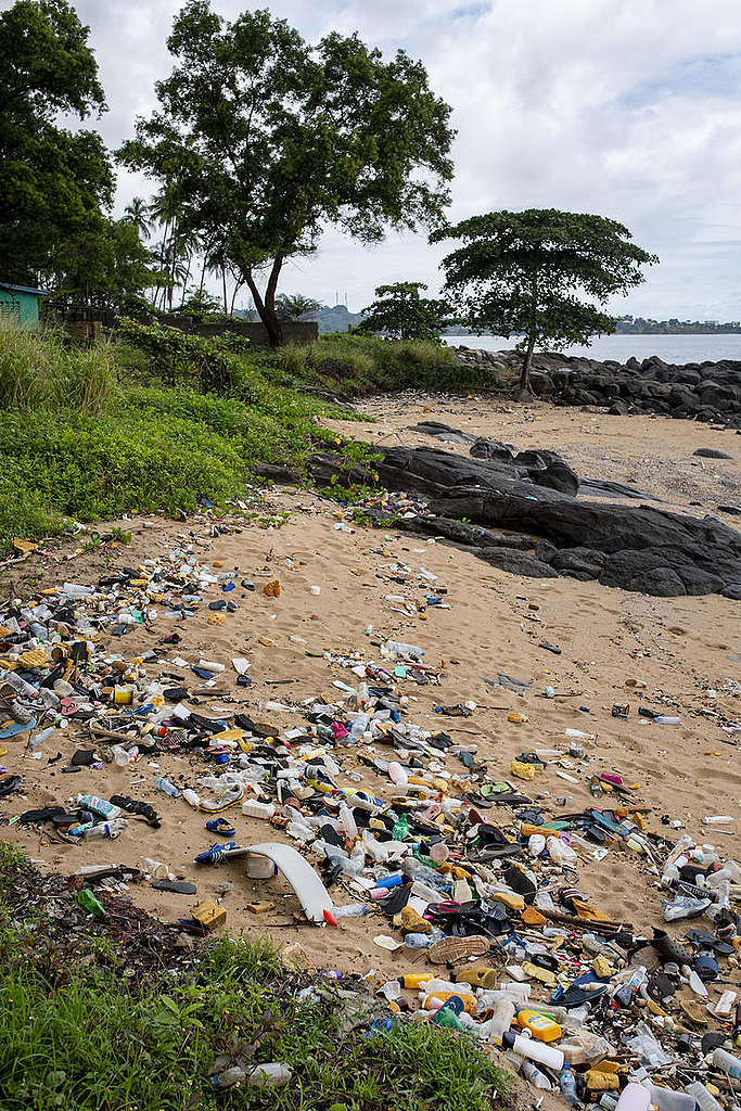 Plastic Rubbish on Beach in Sierra Leone. © Bente Stachowske / Greenpeace