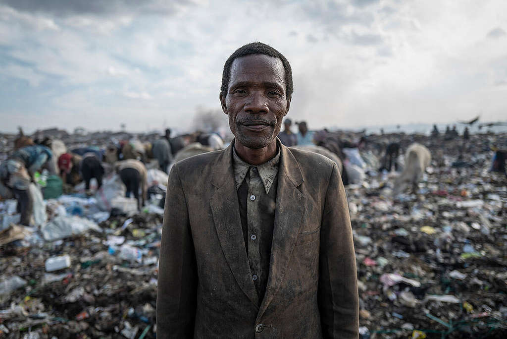 Fast Fashion Research in Kenya. © Kevin McElvaney / Greenpeace