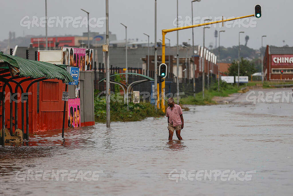 SAFRICA-WEATHER-FLOOD. © PHILL MAGAKOE / AFP via Getty Images
