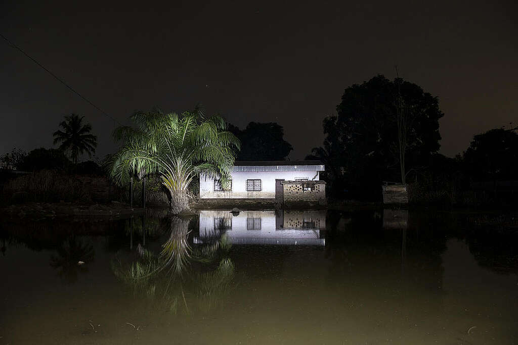 Floods in the Central African Republic. © Adrienne Surprenant / Greenpeace