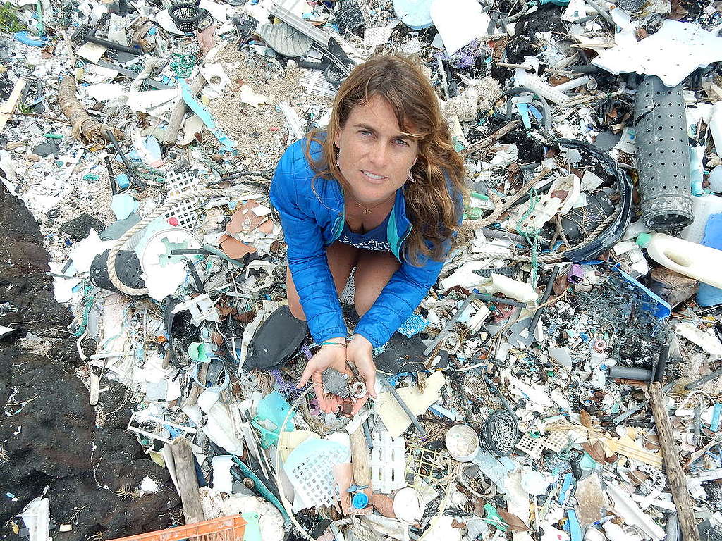 How does plastic end up in the ocean and why is it bad? Researchers from the University of Hawaii, Manoa have discovered startling new evidence that the plastics on land and in the ocean release greenhouse gases as they break down. In this article, scientist Sarah-Jeanne Royer tells us about what she found in the field and why it’s now even more important to break free from plastic. © Sarah-Jeanne Royer