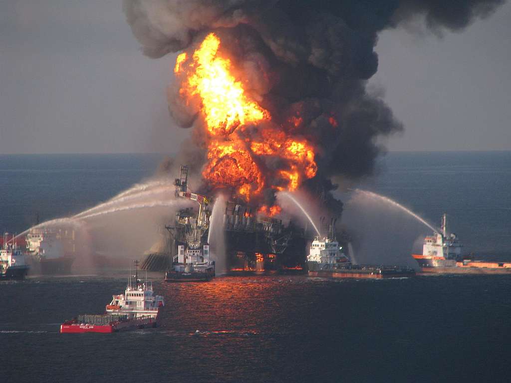 11 workers died and millions of barrels of crude oil gushed into the Gulf of Mexico during the BP Deepwater Horizon disaster – the worst oil spill in United States history. © The United States Coast Guard