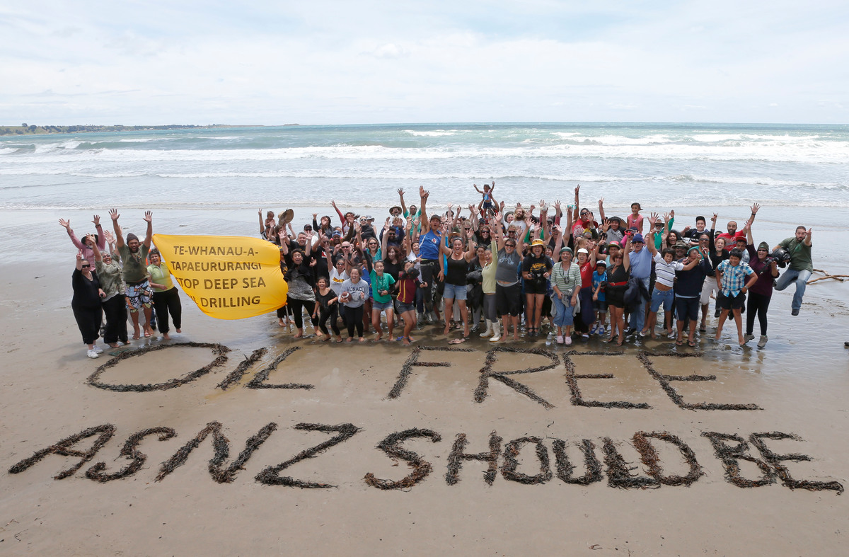 Oil Drill Withdrawal Festival in New Zealand. © Nigel Marple / Greenpeace