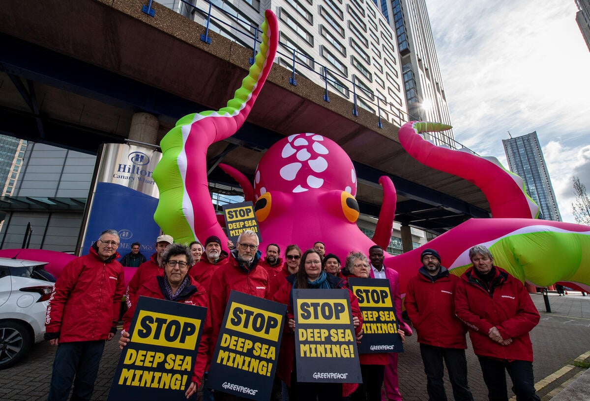Action against Deep Sea Mining Industry with Giant Octopus in London. © Chris J Ratcliffe / Greenpeace