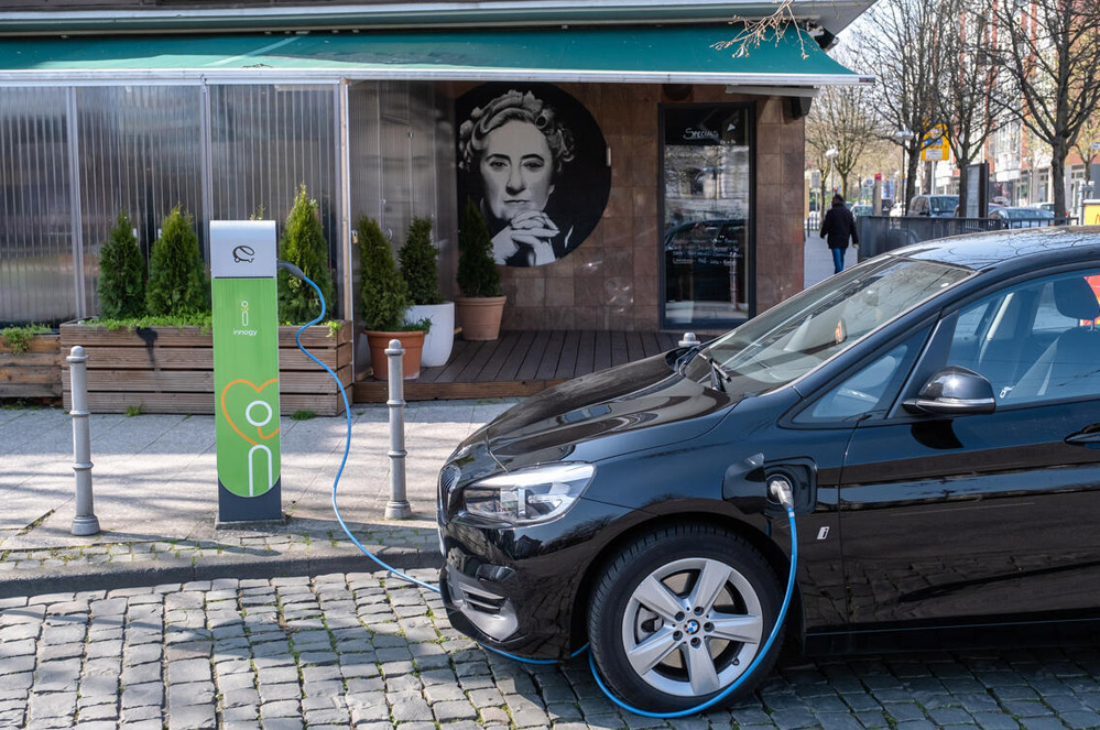 La voiture électrique : COMMENT fait-elle partie de la solution pour une mobilité durable ? (7 critères)