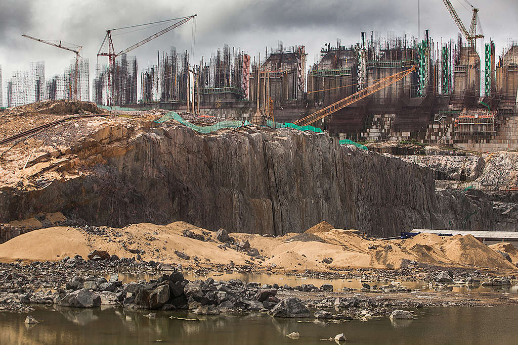 Canteiro da construção da hidrelétrica de Belo Monte, no rio Xingu, em 2014 .