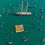 Protesto de barcos em Teluk Patani. © Arnaud Vittet