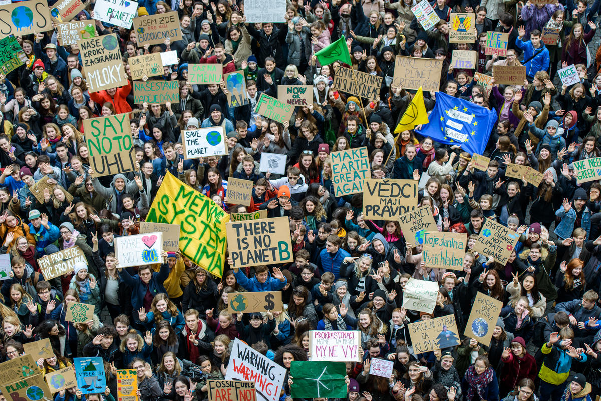 „Петъци за бъдеще“ - ученическа стачка за климата в Прага