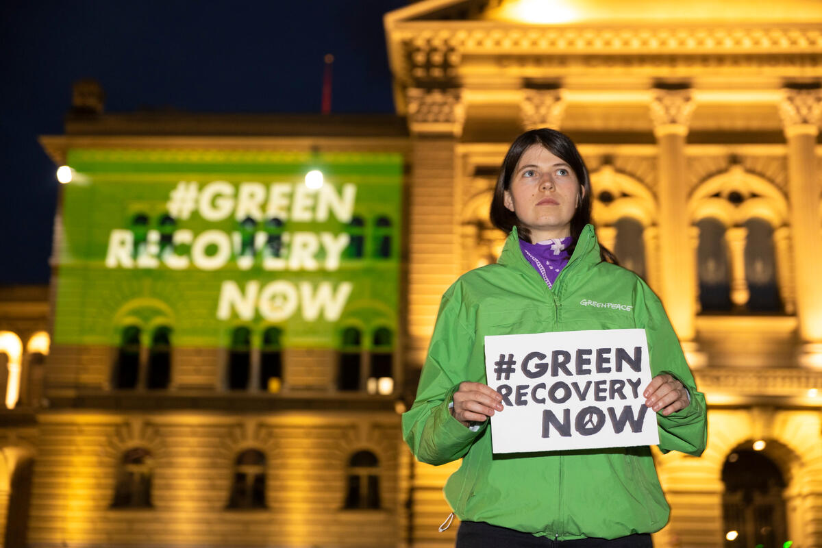 #GreenRecoveryNow! Demonstration in Switzerland. © Greenpeace / Ex-Press / Severin Nowacki