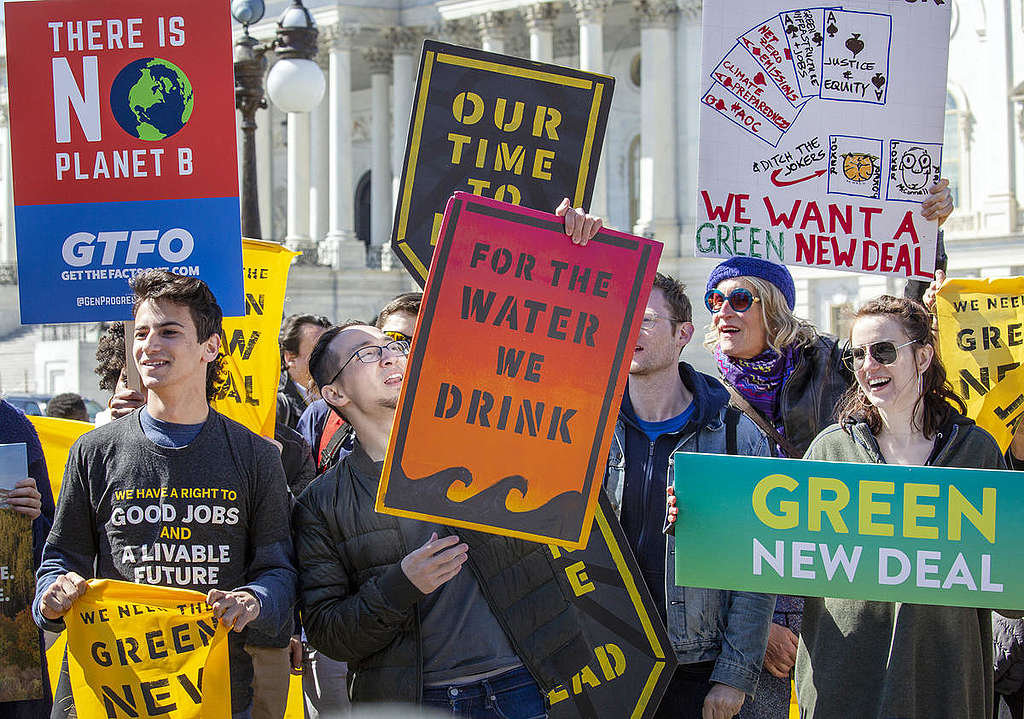 Senator's Green New Deal Press Conference on Capitol Hill. © Tim Aubry / Greenpeace