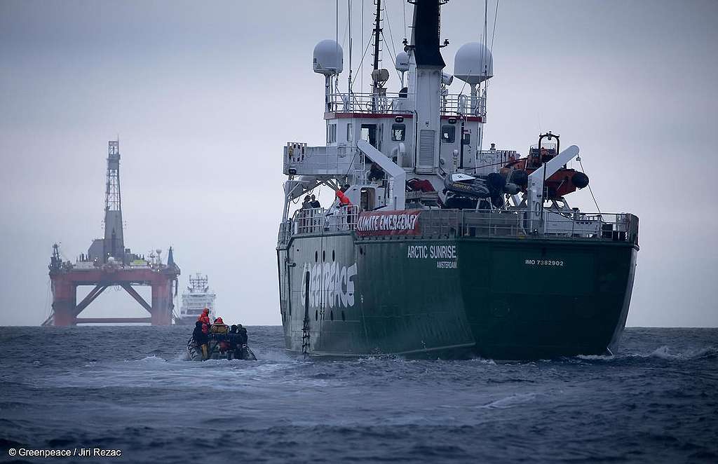 NORTH SEA MYAS 16 JUN 2019 – Greenpeace ship Arctic Sunrise follows the BP chartered Transocean ‘The Paul B Loyd Jr’ rig en route to the Vorlich field in the North Sea. © Greenpeace / Jiri Rezac