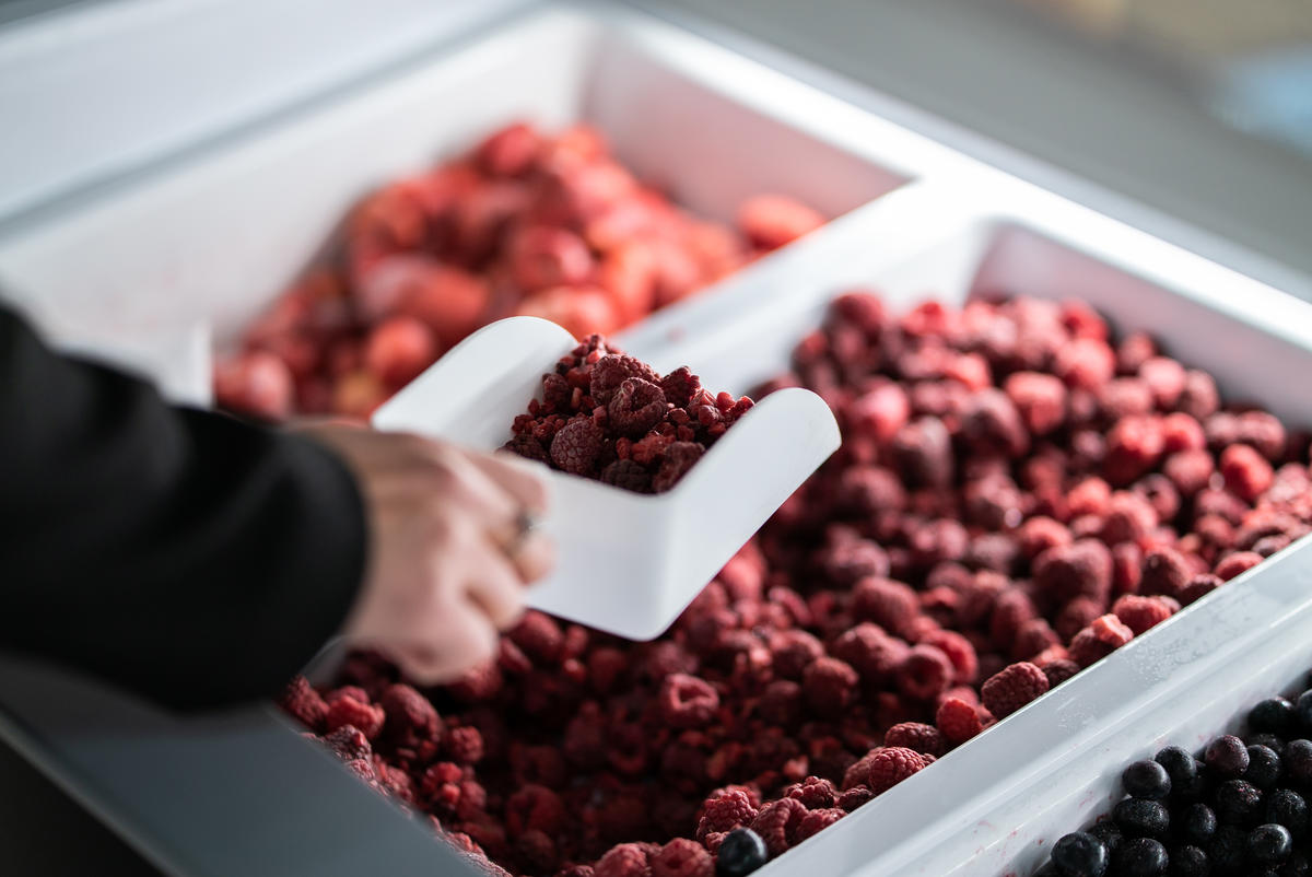 Frozen Fruit Refill Station. © Isabelle Rose Povey / Greenpeace