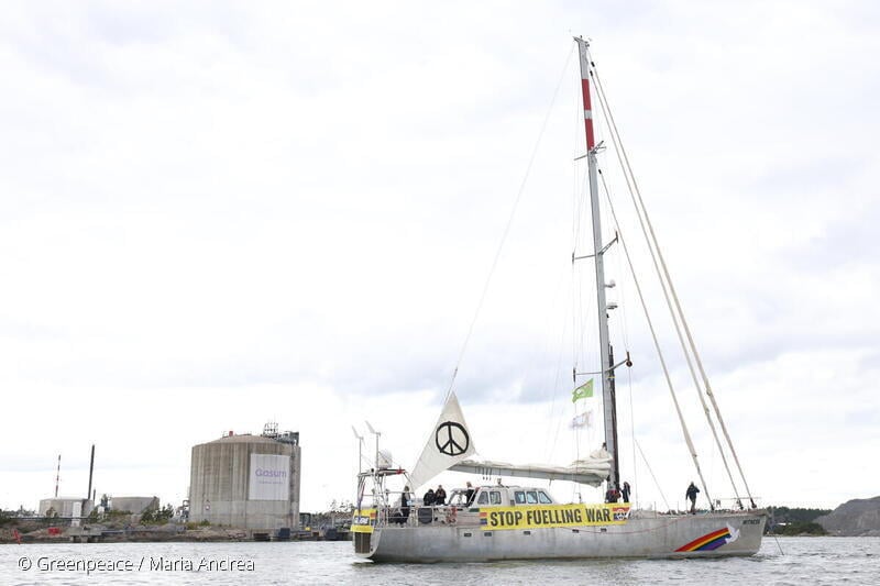 Le navire de Greenpeace Witness à Nynäshamn, en Suède.