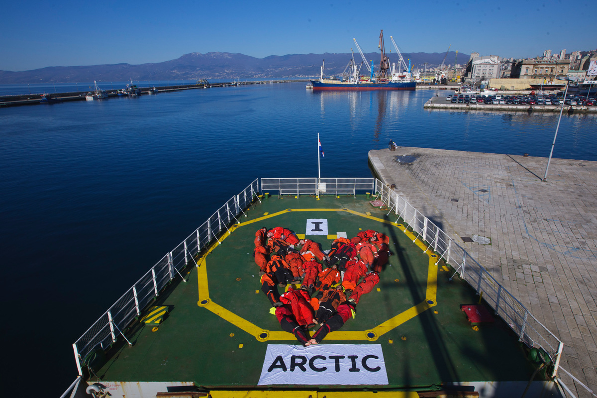 'I Love Arctic' Day of Action on Arctic Sunrise. © Philip Reynaers / Greenpeace