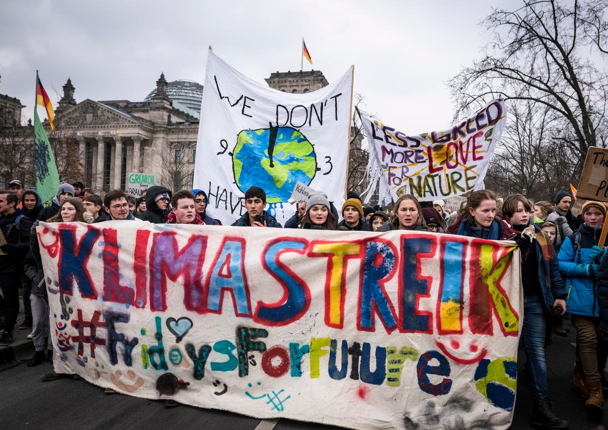 Demonstration and Student Strike for More Climate Protection in Berlin. © Mike Schmidt / Greenpeace