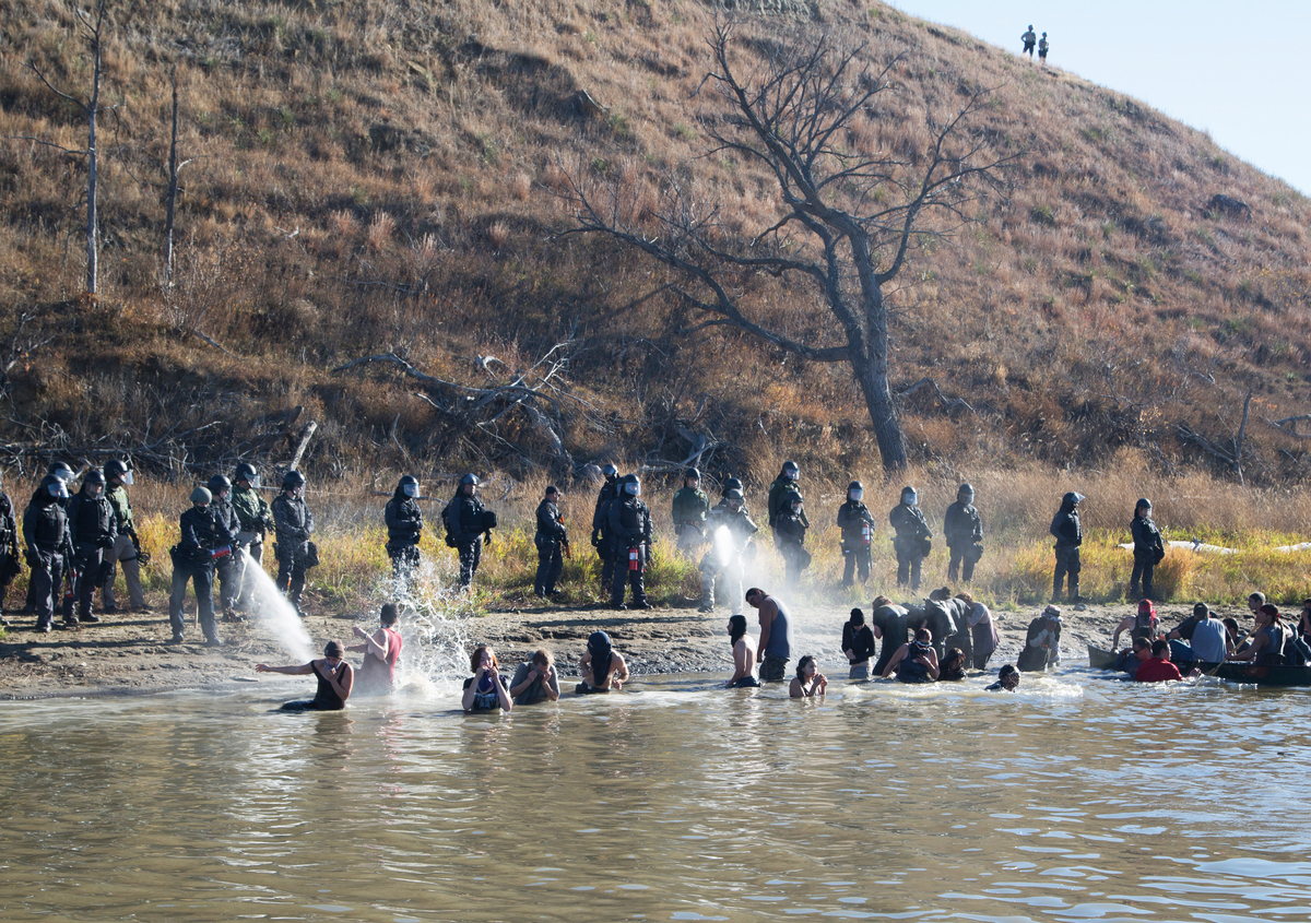 Water Protectors Dakota Access Pipeline Protests Continue. © Richard Bluecloud Castaneda / Greenpeace