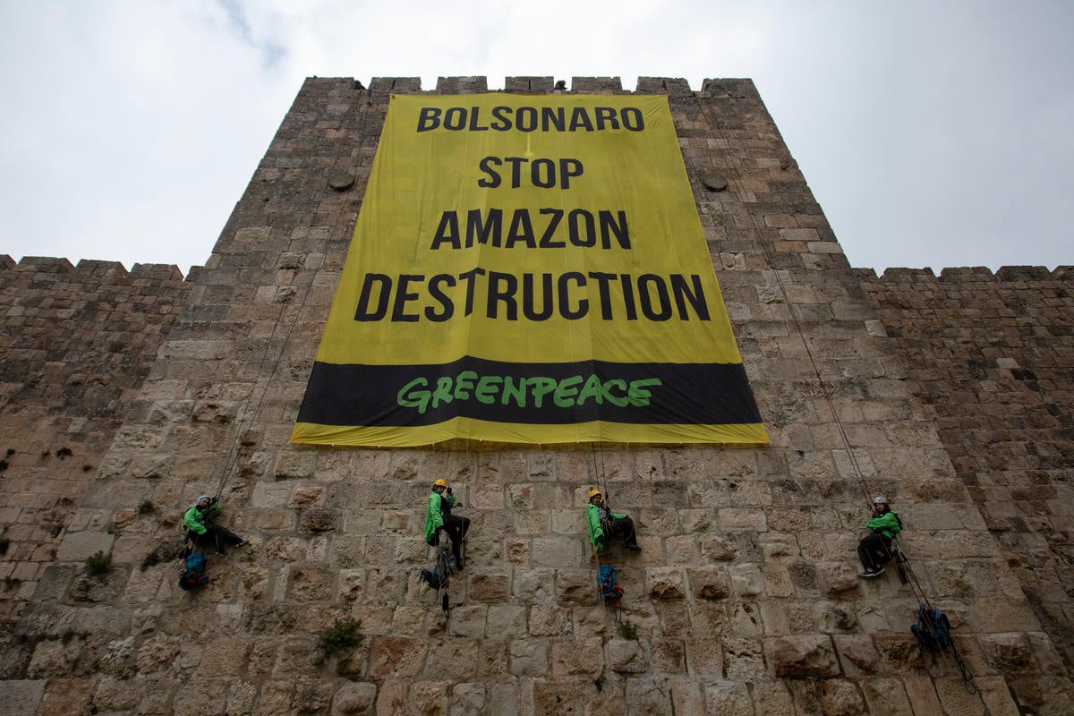 Protest against President Bolsonaro in Jerusalem. © Greenpeace