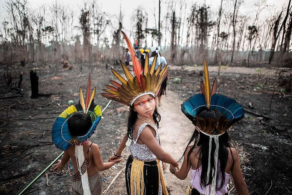 Members of the Huni Kuin Tribe in Brazil. © David Tesinsky / Greenpeace
