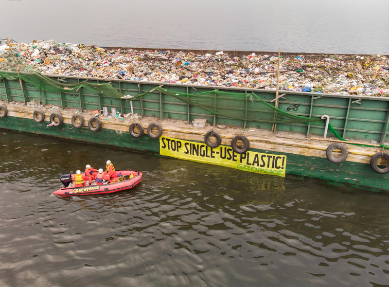 Greenpeace-protest for at beskytte miljøet fra engagnsemballage