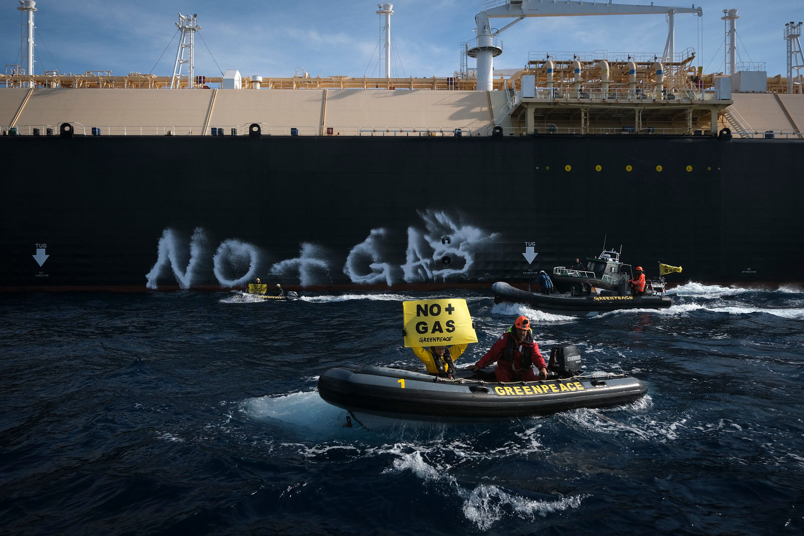 Greenpeace blocks Spanish gas tanker as EU ministers meet on energy crisis  - Greenpeace European Unit
