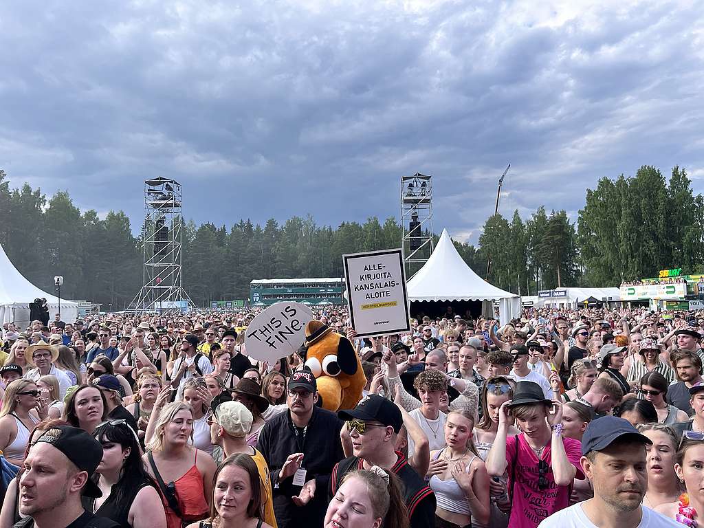 Tuhannesti kiitos, t: meemikoira ja muu Greenpeacen Provinssi-tiimi -  Greenpeace Suomi