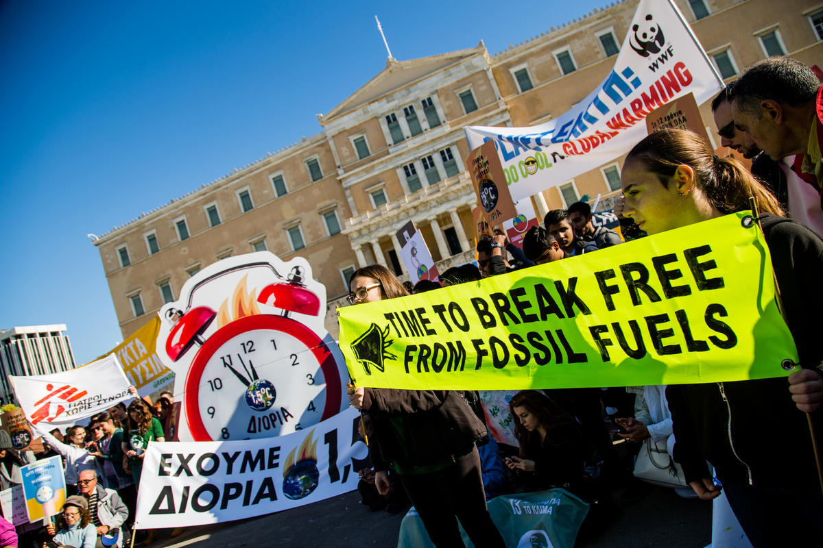 Act for the Climate March in Athens. © Constantinos Stathias / Greenpeace