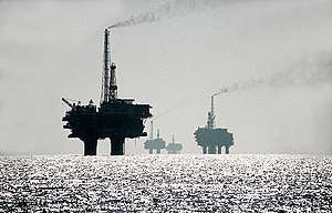 Oil Rig in Brent Oil Field in North Sea. © Karsten Smid / Greenpeace
