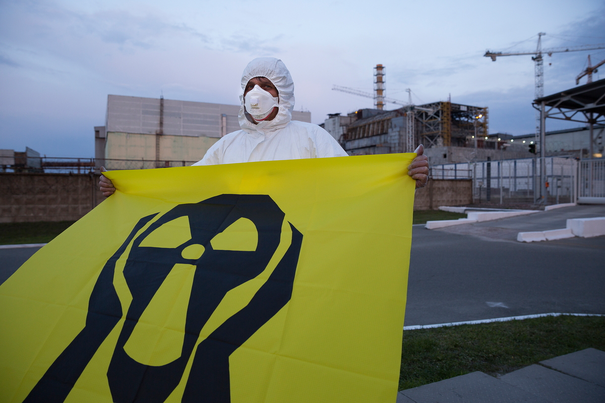 30th Anniversary Tour at Chernobyl. © Daniel Müller / Greenpeace