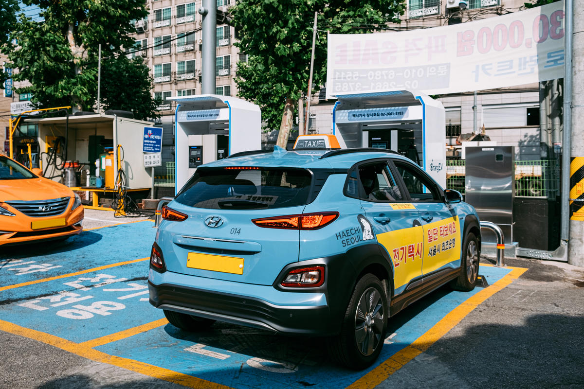 Electric Taxi in Seoul. © Kwangchan Song / Greenpeace