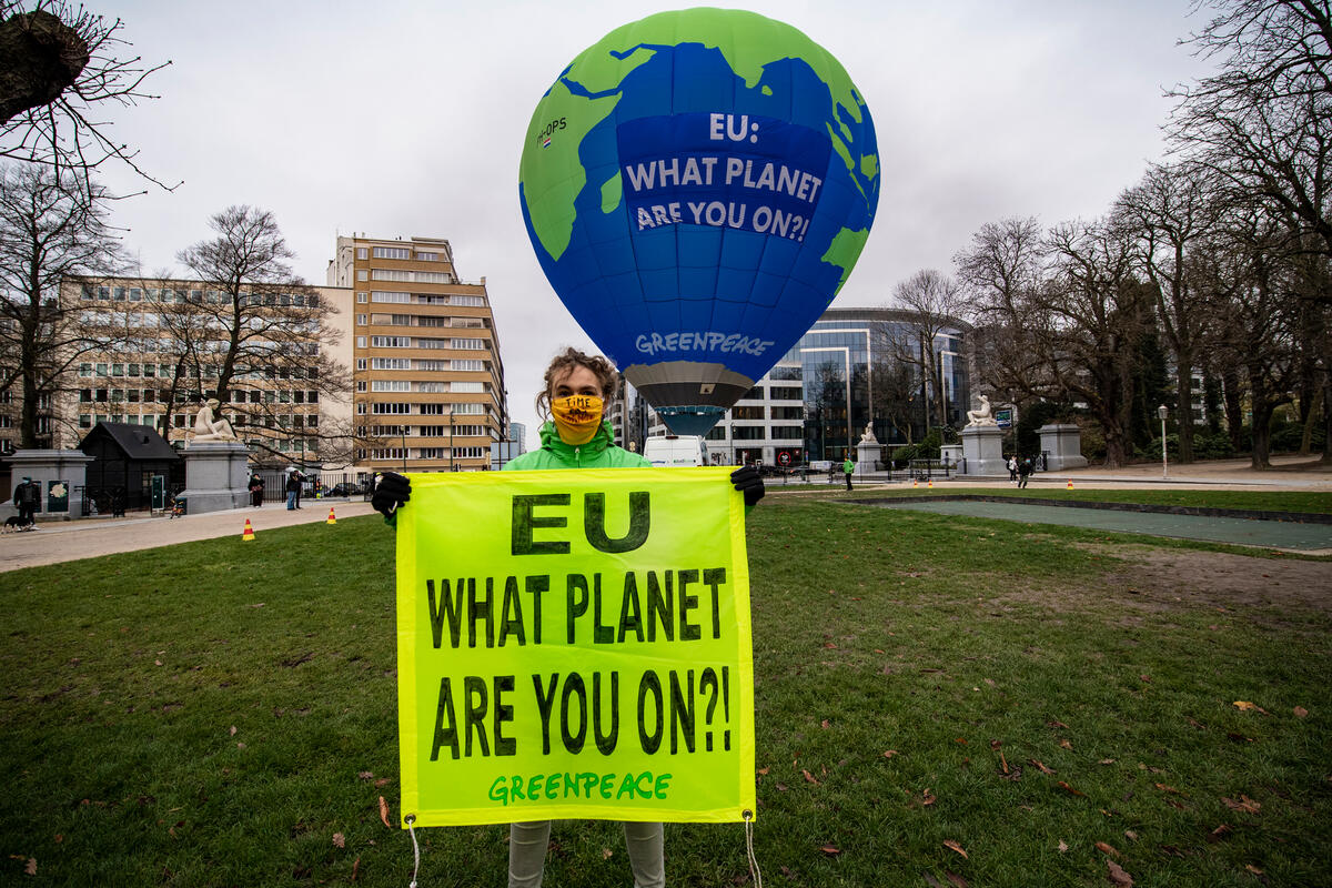 EU Council and 2030 Climate Target - Action in Brussels. © Philip Reynaers / Greenpeace
