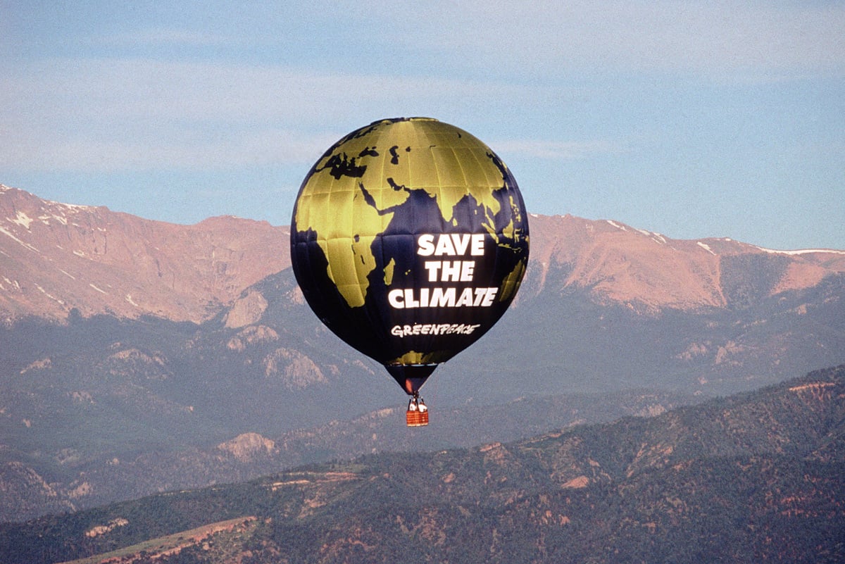 Save the Climate Hot Air Balloon at G8 Meeting in Colorado. © Greenpeace / Robert Visser