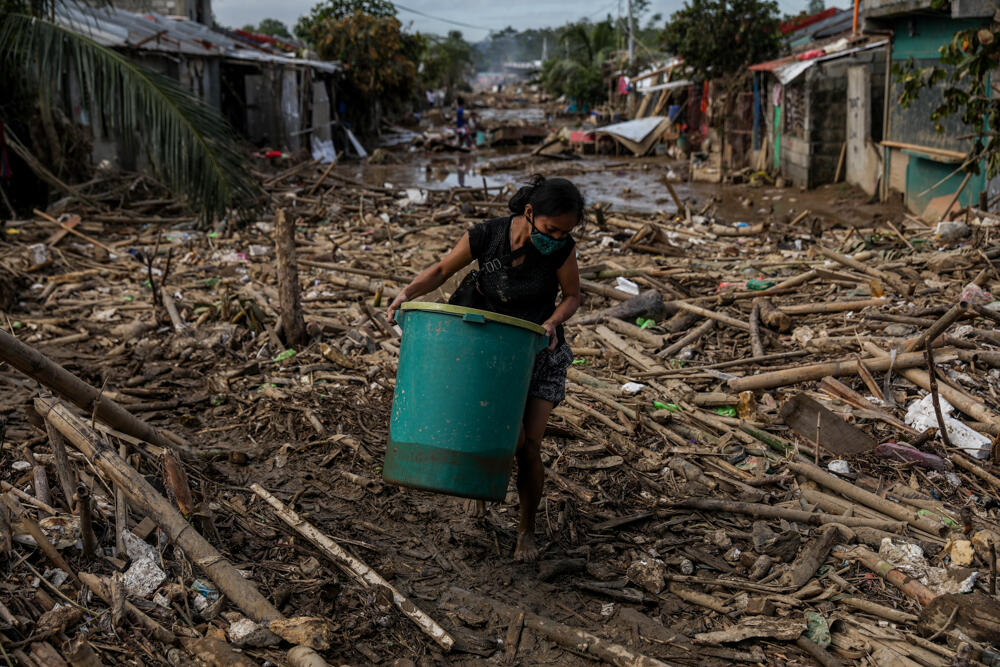 Aftermath of Typhoon Vamco in the Philippines. © Basilio H. Sepe / Greenpeace
