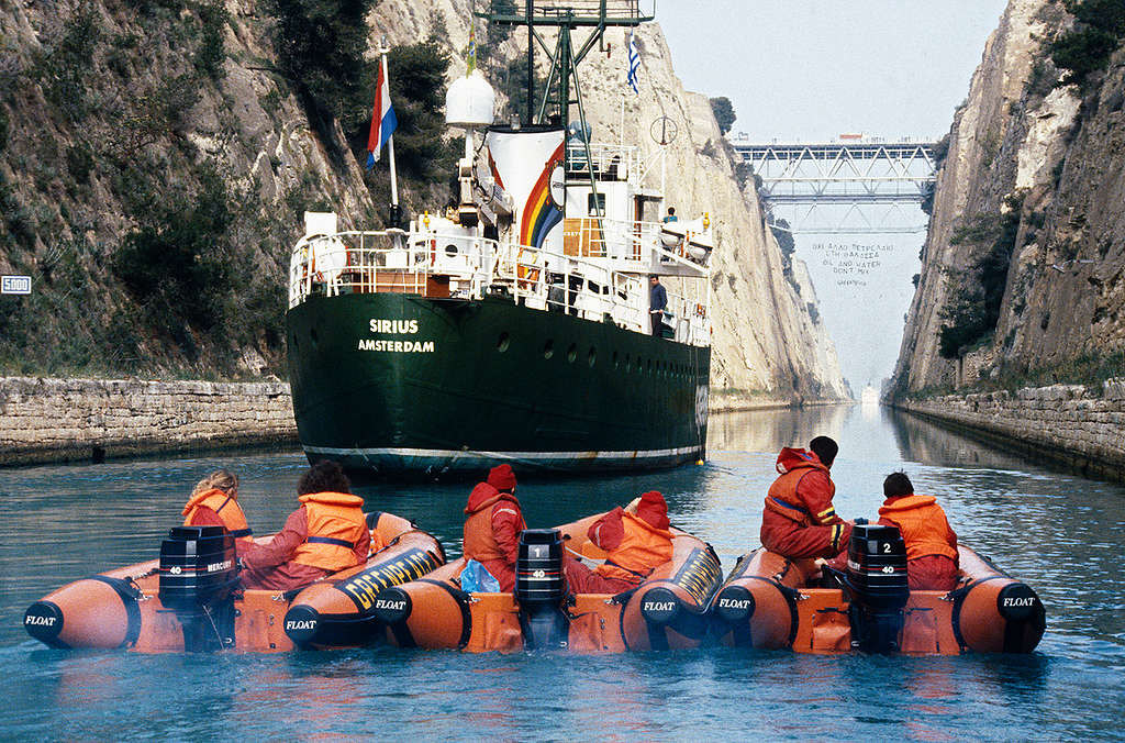 Protest against Oil Pollution in Greece. © Greenpeace / Saris