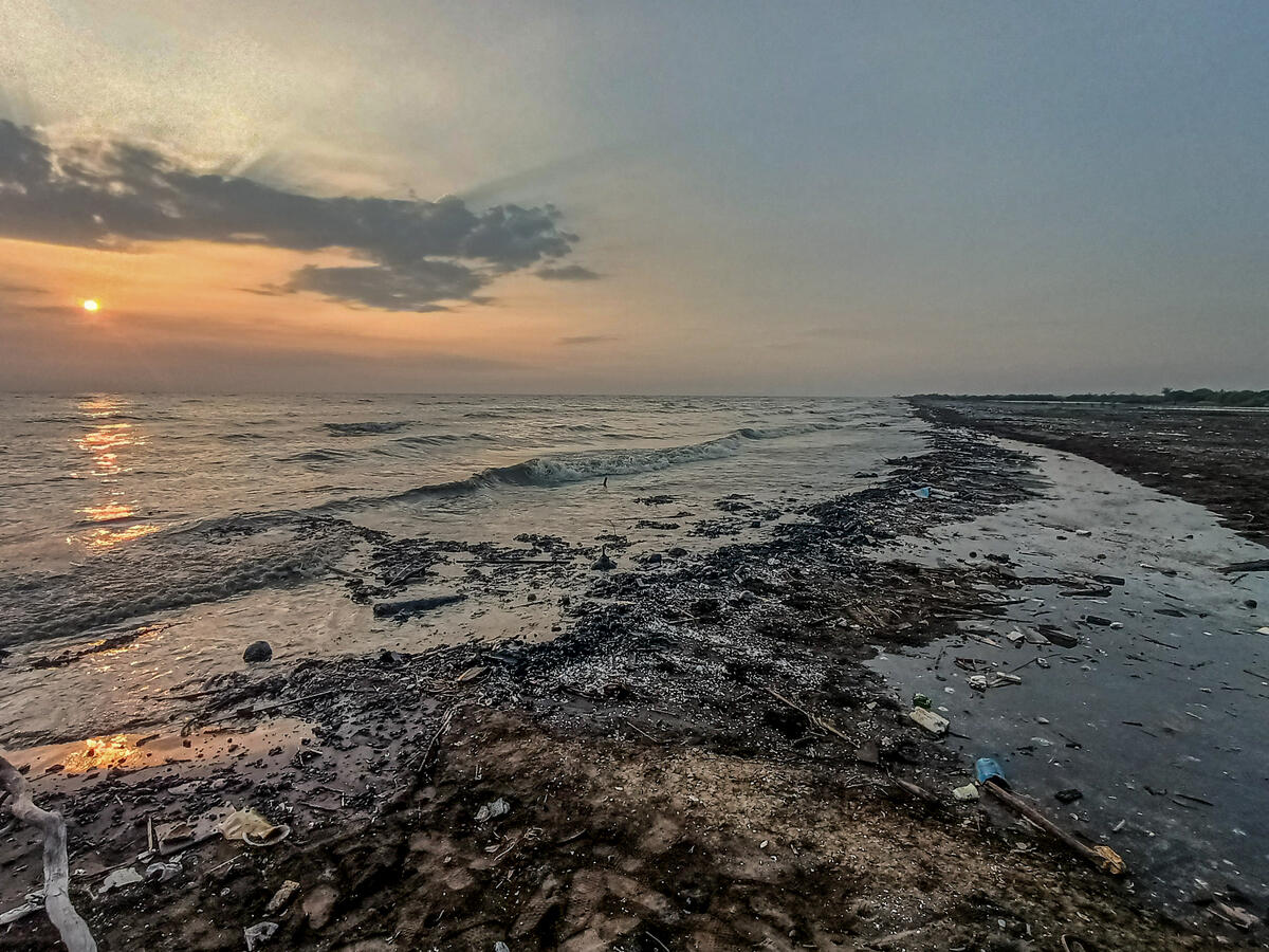 Oil Spill in Karawang 2021. © ForkadasC