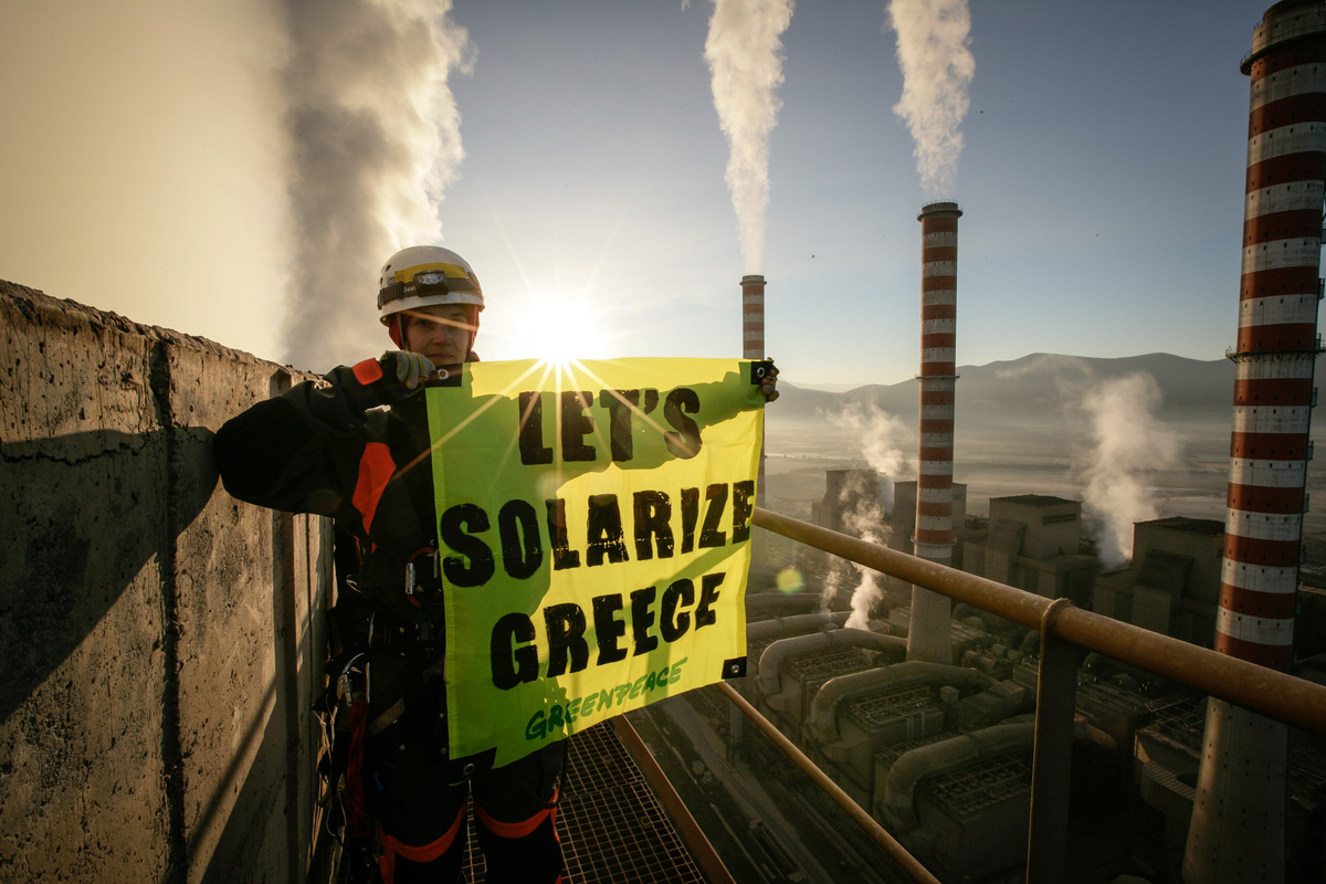 Action at Agios Dimitrios Power Station in Greece. © Will Rose / Greenpeace