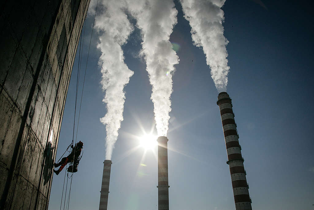 Action at Agios Dimitrios Power Station in Greece. © Will Rose / Greenpeace