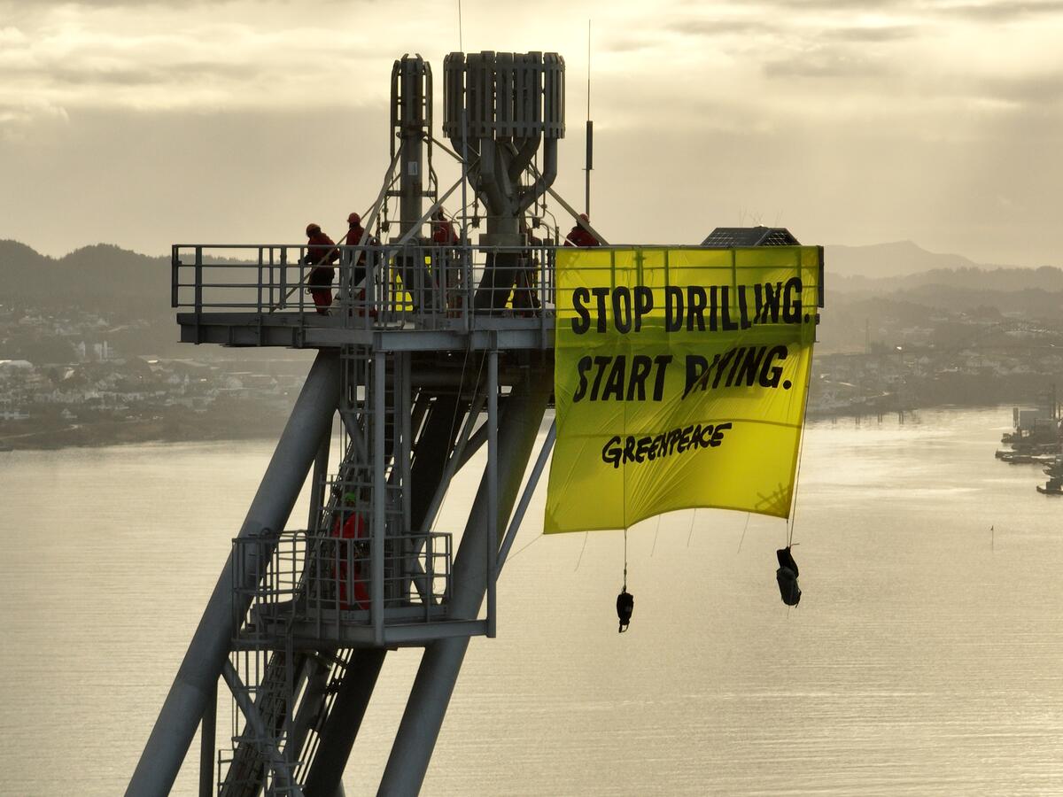 Activists Arrive in Haugesund after 13-day Occupation of Shell's New Oil Platform. © Matthew Kemp / Greenpeace