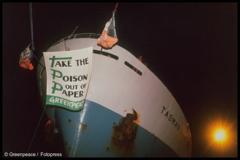 Greenpeace activists chained to ship TASMAN VENTURE against chlorine bleached pulp & paper it has aboard for Australian market