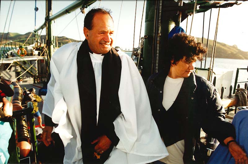 14 June 1995: Rev. Nuku Stewart of Matauri Bay and Greenpeace NZ Executive Director Ella Henry on board SV Rainbow Warrior II in Matauri Bay. Photo by Michael Szabo