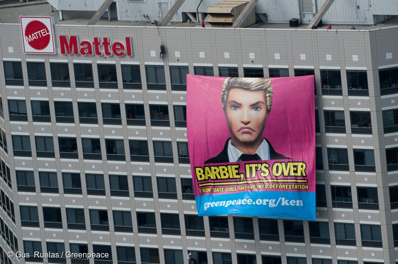 Greenpeace activists dressed as “Ken” dolls rappel down Mattell headquarters in Los Angeles, June 7, 2011, with a clear message to their former girlfriend: “BARBIE: IT’S OVER. I DON’T DATE GIRLS THAT ARE INTO DEFORESTATION”. Greenpeace investigators found that toymaker Mattel are using packaging from Asia Pulp and Paper (APP). APP has been exposed many times for wrecking Indonesia’s rainforests to make products such as packaging.