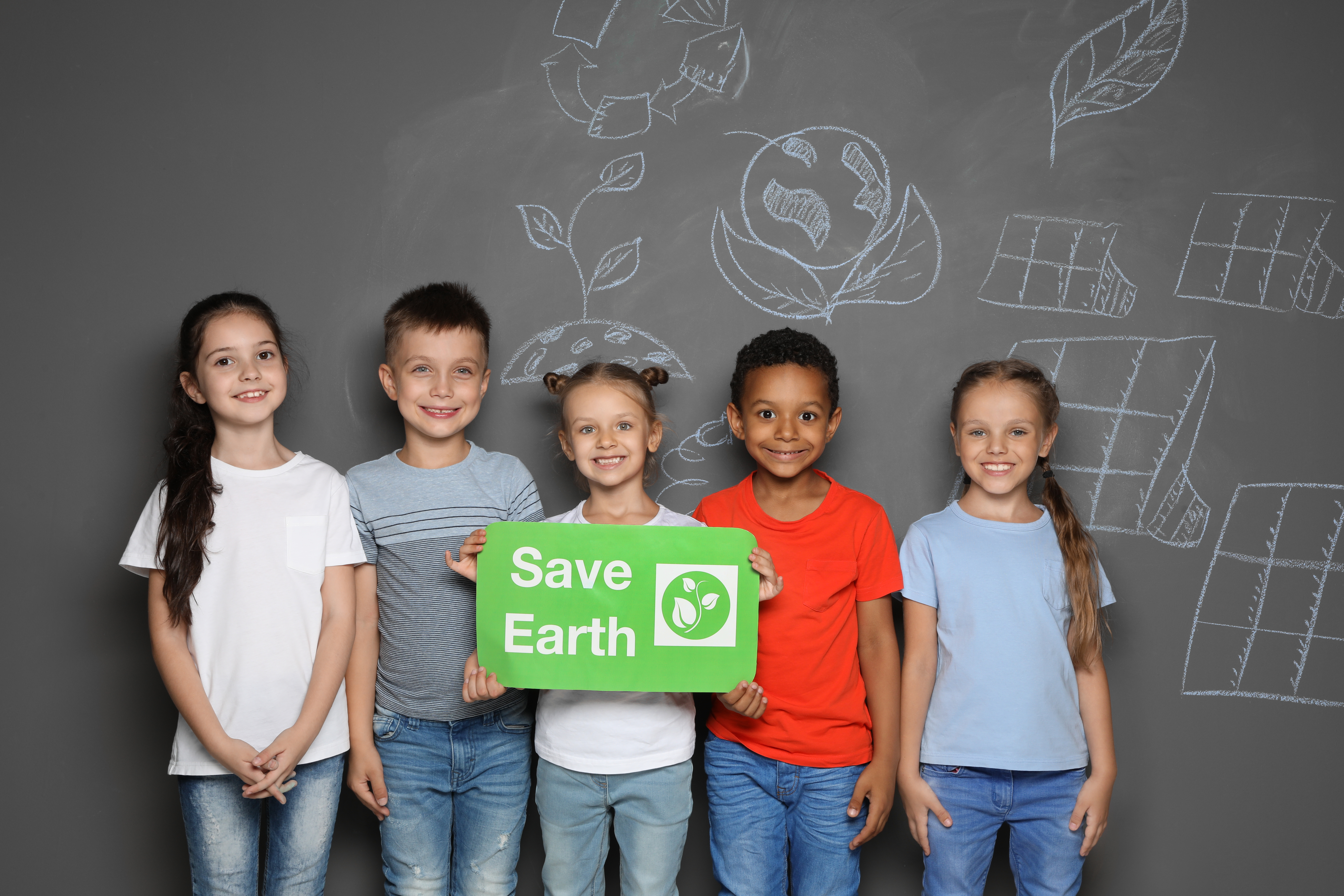 「乾淨紙包回收計劃」是與超過75間的本地及國際中小學合作，透過參與回收活動或者講座提升學生的環保意識。© New Africa