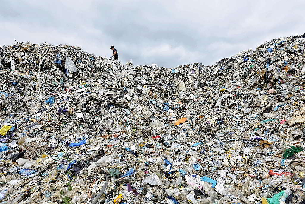 綠色和平2018年與Break Free From Plastic全球走塑運動聯合調查，揭露馬來西亞淪為多達19個國家及地區的「塑膠垃圾崗」。 © Nandakumar S. Haridas / Greenpeace