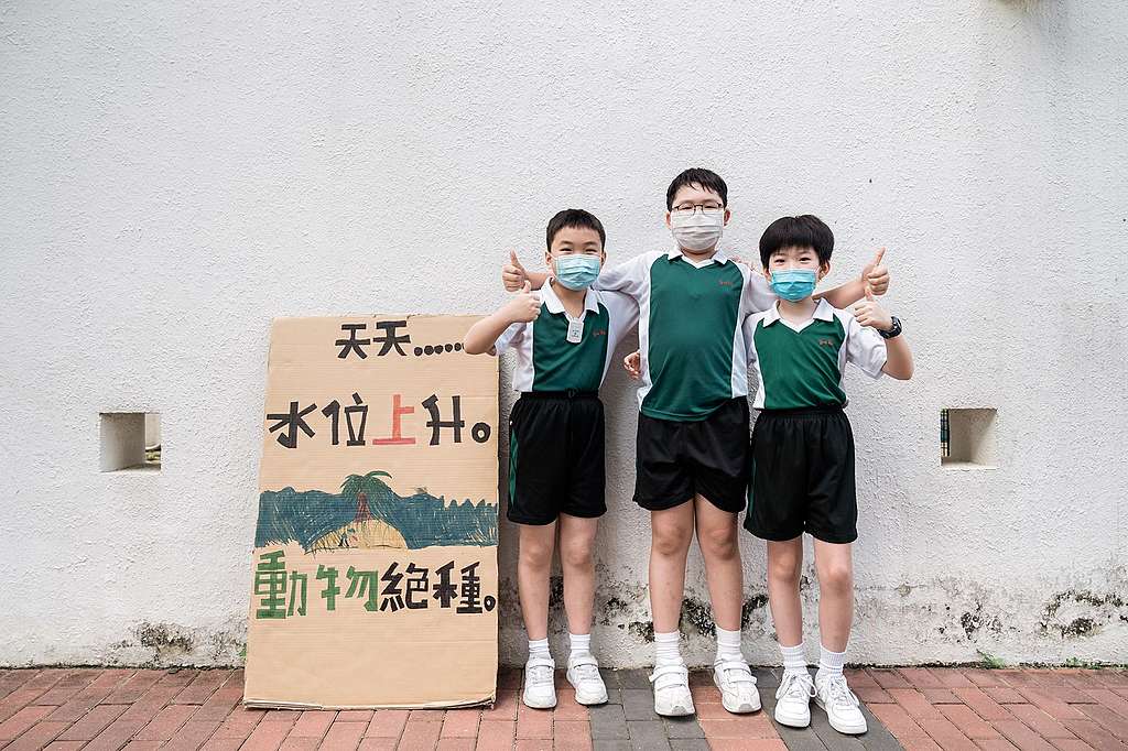 Lance與被他感染的同學仔。© Patrick Cho / Greenpeace