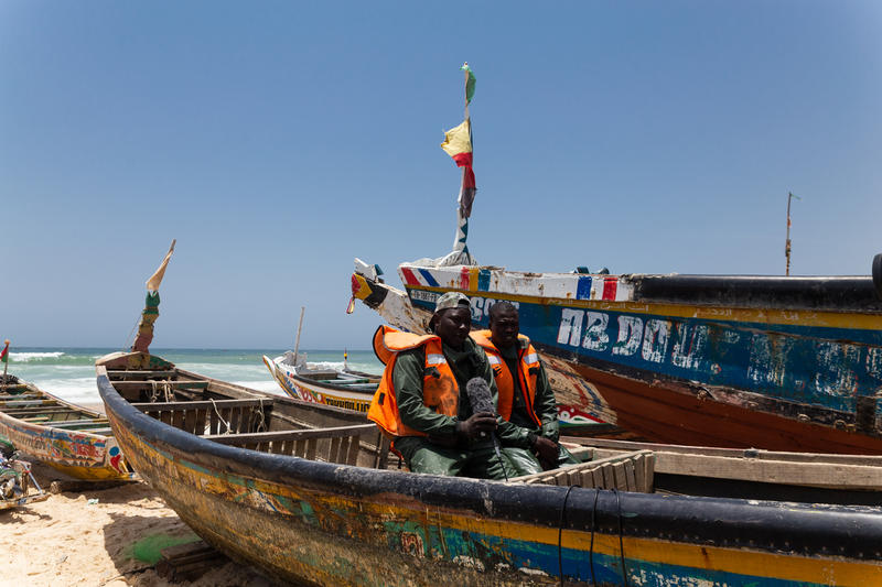 當地平常人家的小漁船，每天小規模或手工業漁民就是坐著類似的漁船出海捕魚。© Elodie Martial / Greenpeace
